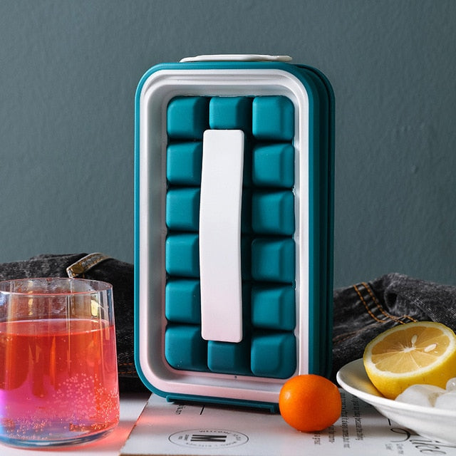 Water Bottle with Built-In Ice Balls Tray