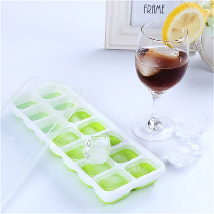 Water Bottle with Built-In Ice Balls Tray